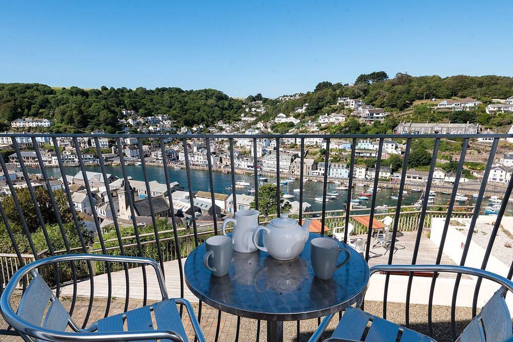 Hermoso apartamento con excelentes vistas, wifi y estacionamiento en el lugar in Looe, Cornualles