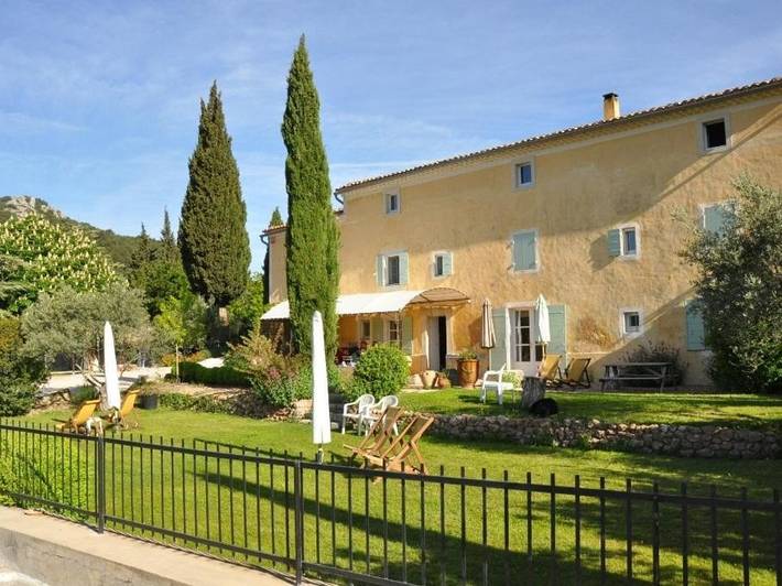 Maison d’hôte pour 2 personnes, avec Terrasse et Jardin ainsi que Piscine et Vue