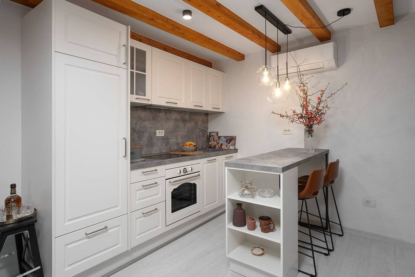 Appartamento intero, Cozy Studio-Apartment inmitten der Altstadt von Porec und nur 50 Meter zur Adria in Parenzo, Parenzo (Grad)