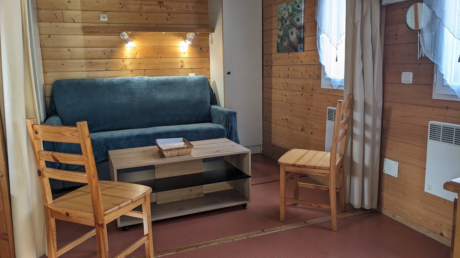Chalet Lurra avec grande terrasse couverte et 2 piscines in Lissac-sur-Couze, Région de Brive-la-Gaillarde