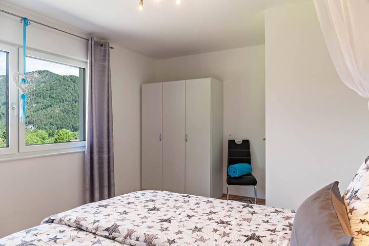 Entire apartment, Apart Diana - New built vacation home - App with Mountain View, Wi-Fi & Balcony in Vils, Außerfern