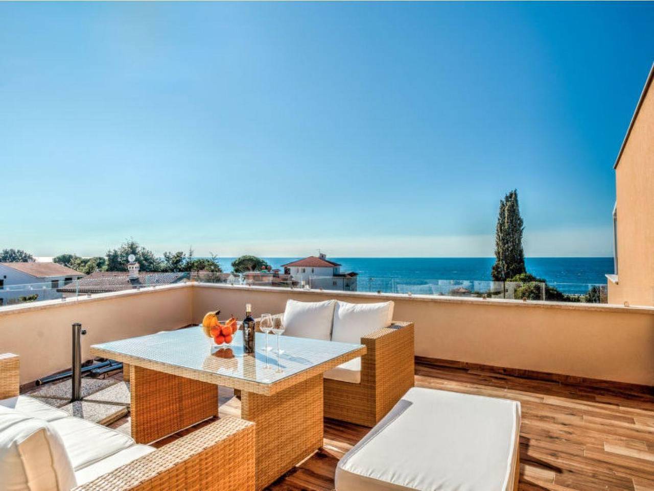 Ganze Ferienwohnung, Wohnung "Lovrecica" mit Blick auf das Wasser in Lovrecica, Umag und Umgebung