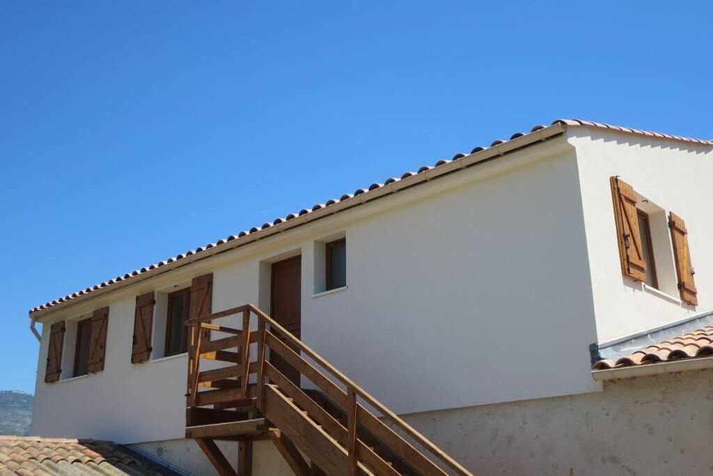 Appartement entier, 2P entre mer et montagne in Gattières, Côte méditerranéenne (France)