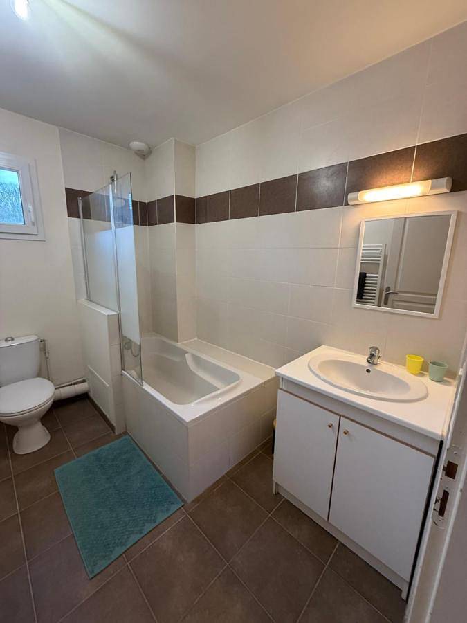 Location de vacances pour 10 personnes, avec vue sur le lac ainsi que jardin et vue à Bourges - 3