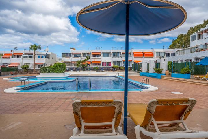 Apartamento entero, Apartamento Vacacional 'Costa Del Silencio Tenerife Sur' con Piscina Compartida y Wi-Fi in Costa del Silencio, Arona 