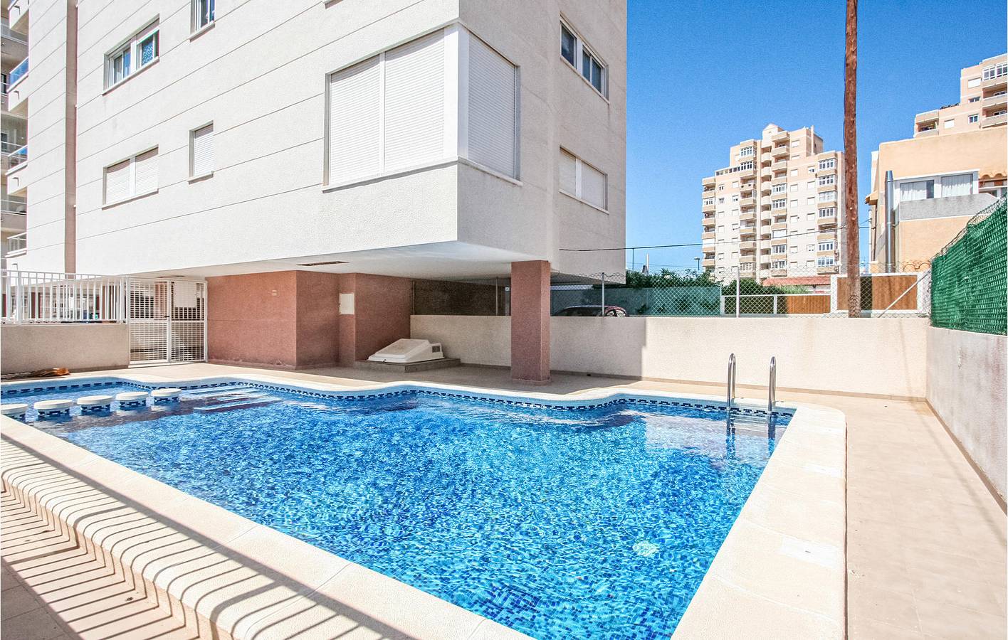 Appartement de vacances entier, Oasis en bord de mer : Parking, piscine et pêche ! in Las Calas, Torrevieja