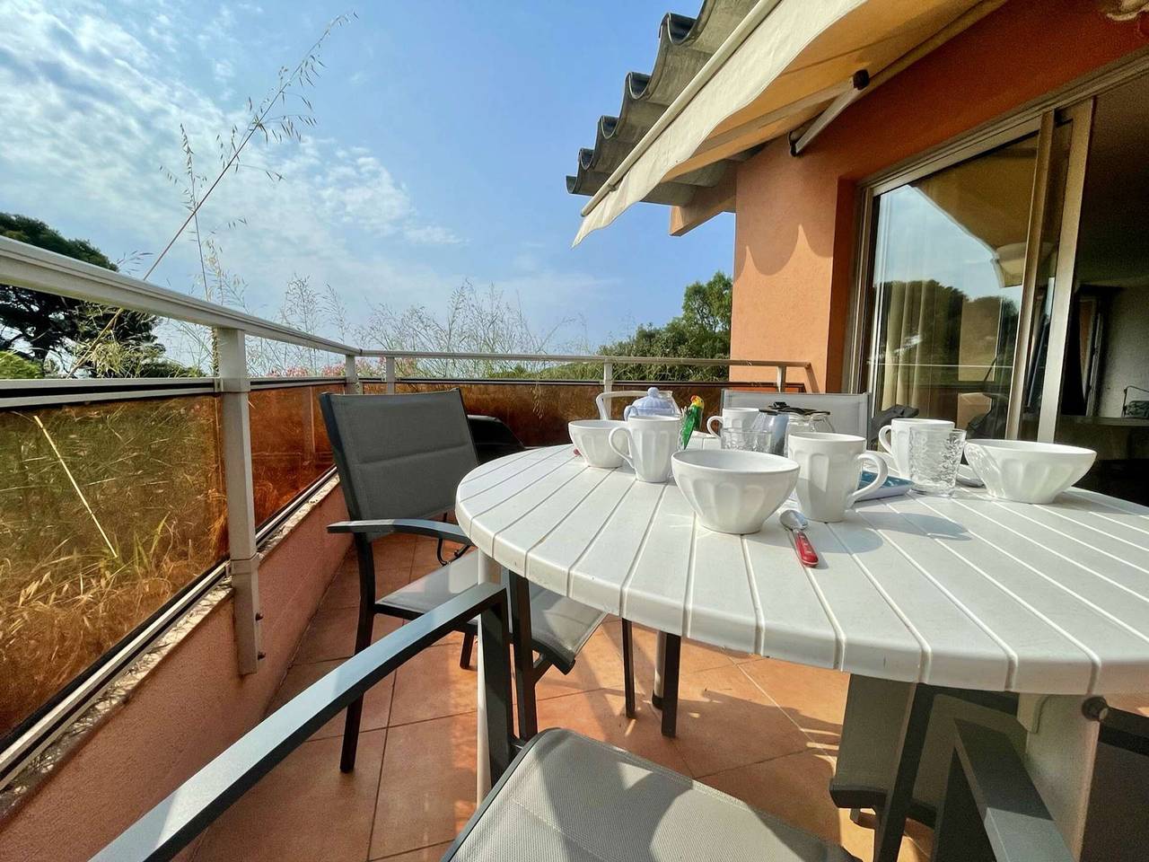 Entire apartment, Studio Cabin in Cavalaire-sur-Mer, 4 Sleeps, Parking in Cavalaire-sur-Mer, Parc national Port-Cros