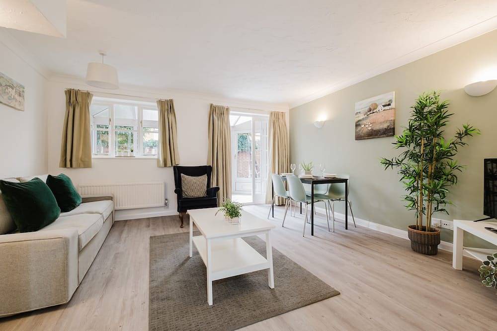 Modern & comfortable 3 bed house in Milton Keynes, Südostengland