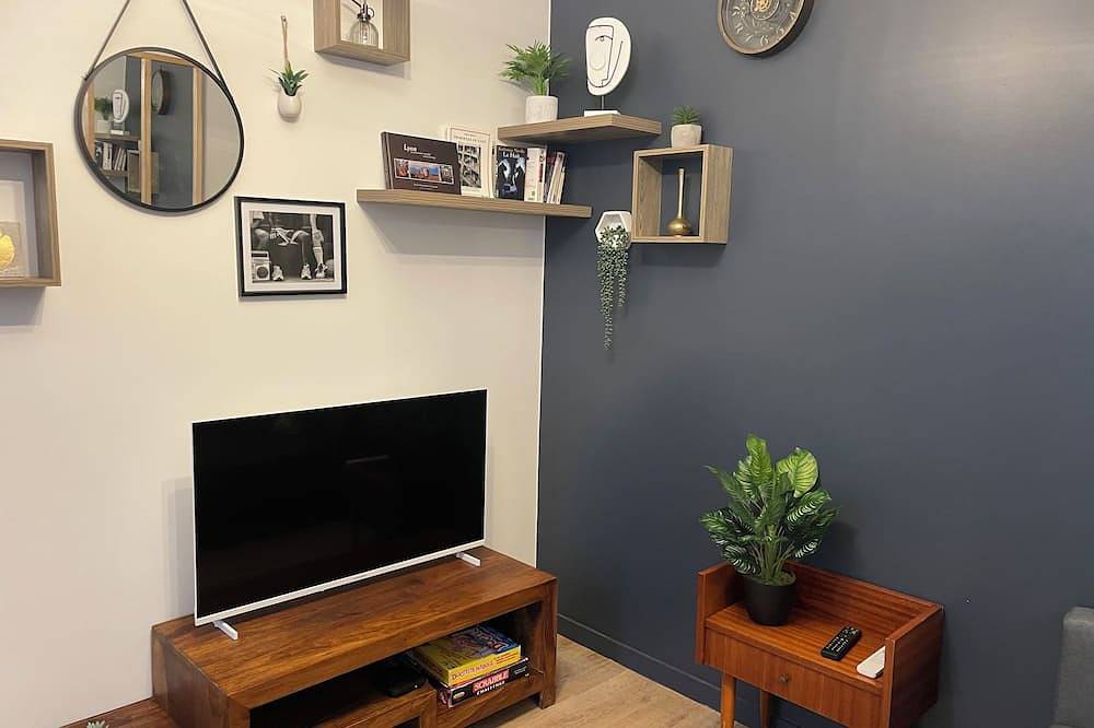 Appartement entier, Appartement 1 chambre 2 personnes 2bis in Saint-Symphorien-d'Ozon, Lyon et ses environs