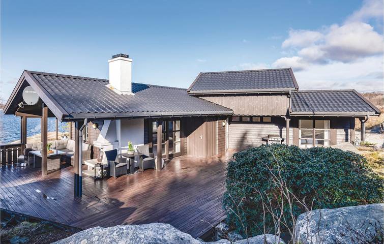 Ferienhaus für 8 Personen, mit Garten und Terrasse in Vindafjord