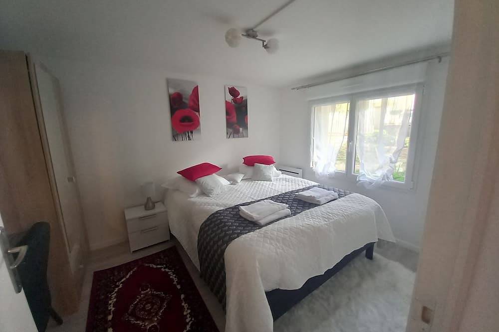 Ganze Wohnung, Cosy T3, large garden, 200 m from Parc St Nicolas, parking, Wifi Thd, Angers in Avrillé, Angers und Umgebung