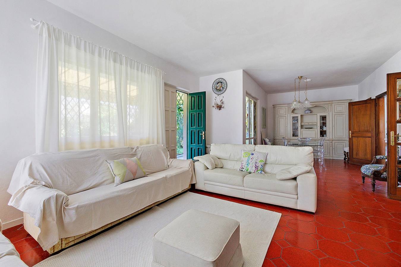 Villa in Forte dei Marmi nur wenige Minuten vom Meer entfernt in Forte dei Marmi, Italienische Riviera