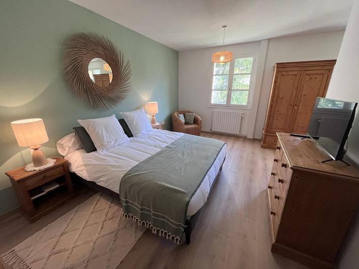 Location de vacances pour 5 personnes, avec vue ainsi que jardin et terrasse à Les Vigneaux - 4