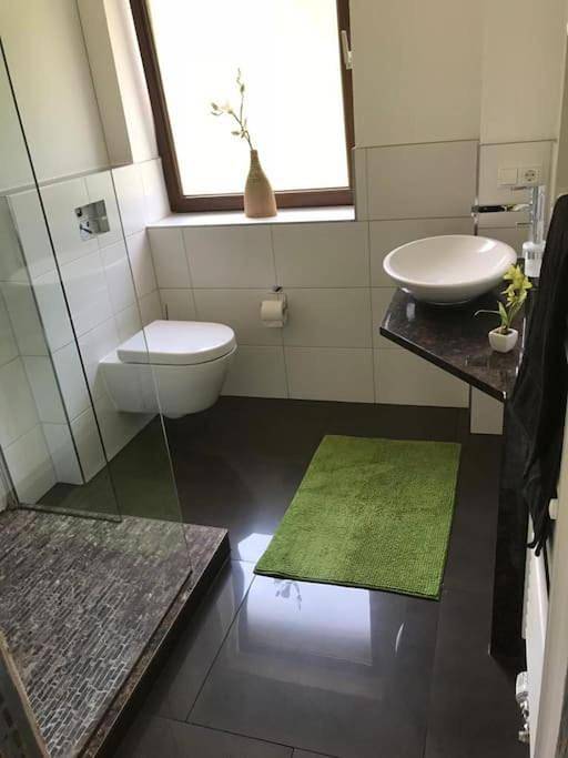 Ganze Wohnung, Two-Bedroom Apartment in Bonn, Rheinland