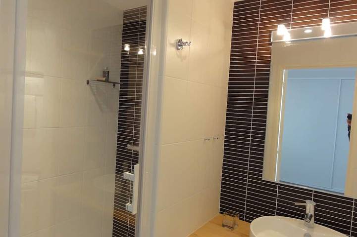 Entire apartment, Duplex apartment feet in water Ploemeur - 6 people in Plage de Port Fontaine-Lomener, Ploemeur