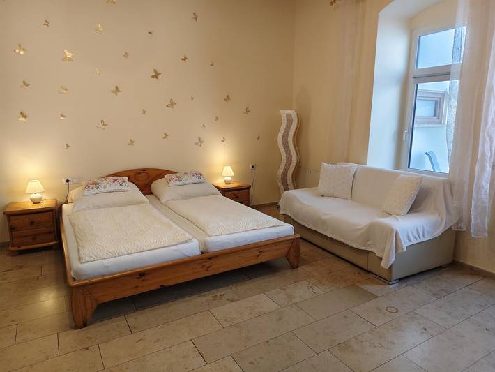 Ganze Ferienwohnung, Appartment Nr. 1: 1 Schlafraum, Dusche, Badew. Wc in Rust (Burgenland), Leithaberg
