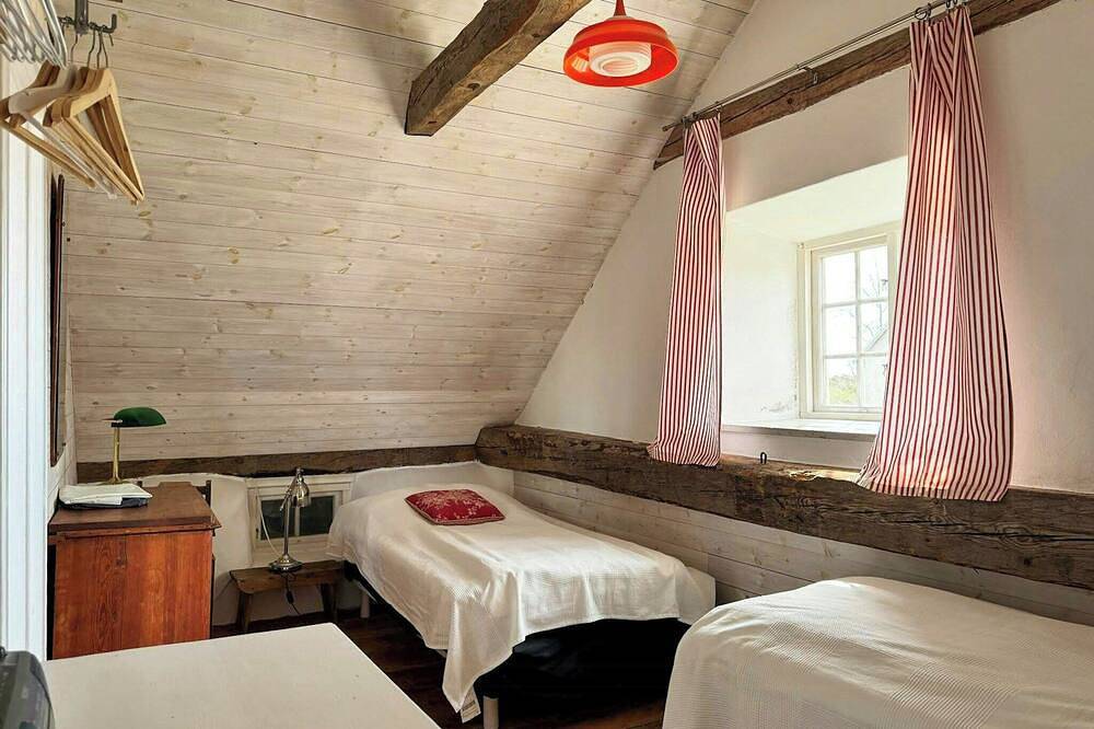 Traditionelles Bauernhaus am Dämba-See auf Fårö in Fårö, Gotland