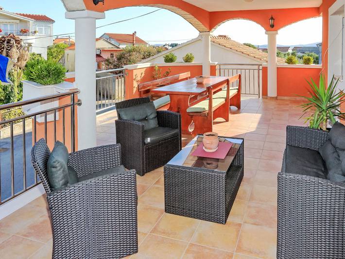 Ferienwohnung für 6 Personen, mit Terrasse in Bibinje