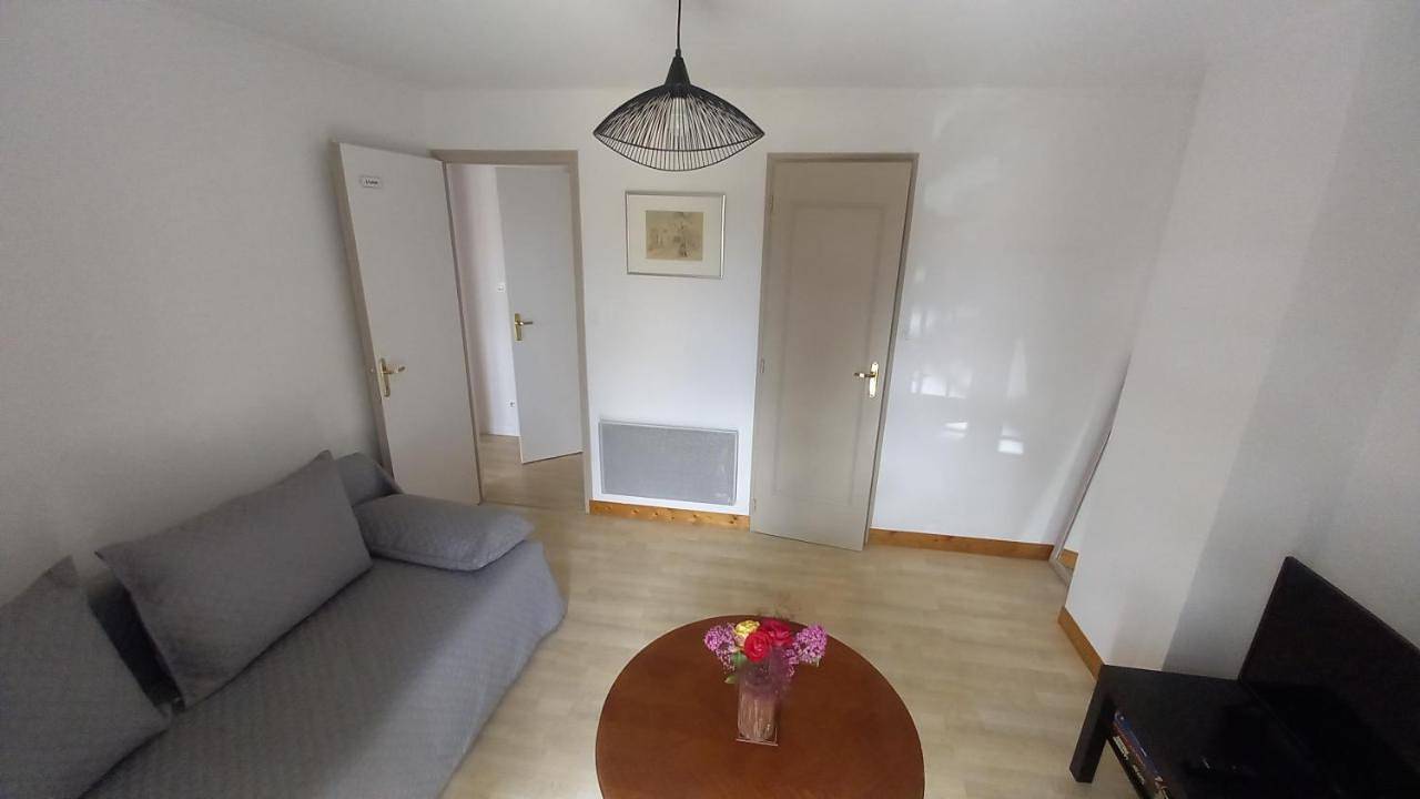 Double Room with Private Bathroom in Montreuil-Bellay, Vallée de la Loire