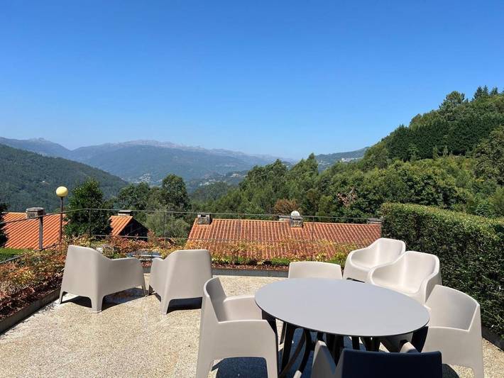 Parc de vacances pour 5 personnes, avec piscine et vue sur le lac ainsi que jardin et vue dans Caniçada - 2