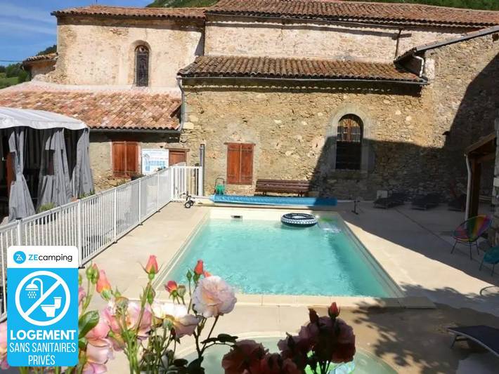 Gîte pour 6 personnes, avec bassin pour enfant à Roquefeuil