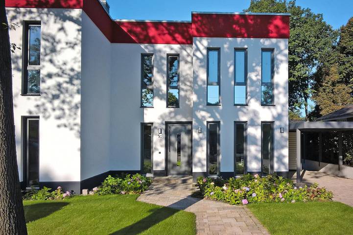 Ferienhaus für 8 Personen, mit Terrasse und Garten sowie Pool und Sauna in Strausberg