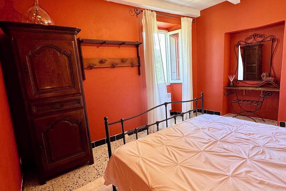 Maisonette avec jardin et vues imprenable sur l'eglise Saint Michel! in Murato, Région de Calvi
