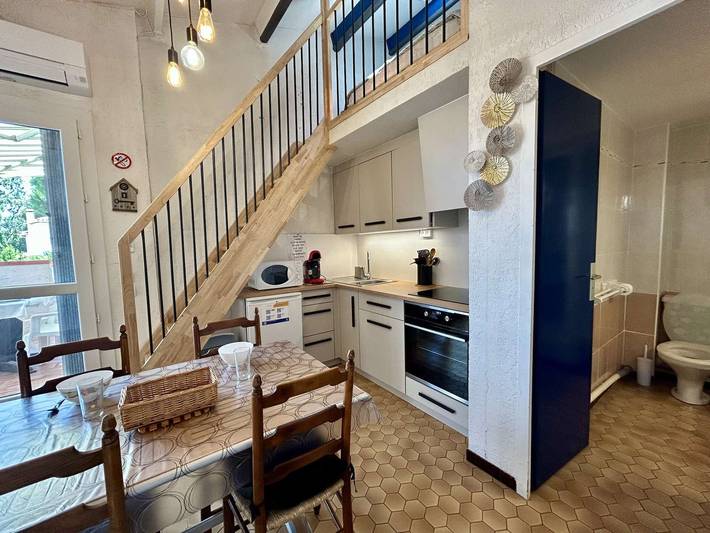 Ganze Wohnung, Gemütliche 2-Zimmer-Wohnung mit Mezzanin, für 6 Personen, nah am Strand und Hafen von Saint Cyprien in Saint-Cyprien-Plage, Saint-Cyprien
