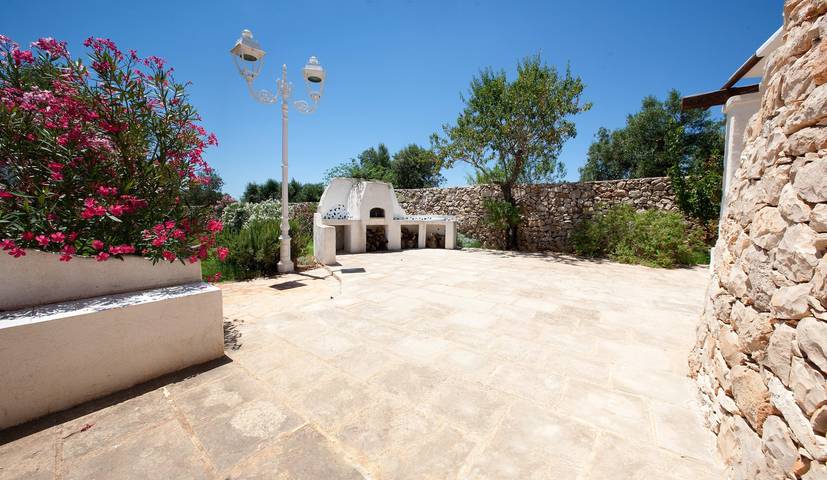Room 'Villa Sterlizia - Lantana' with Shared Pool, Wi-Fi and Air Conditioning in Alliste, Tarantobukten