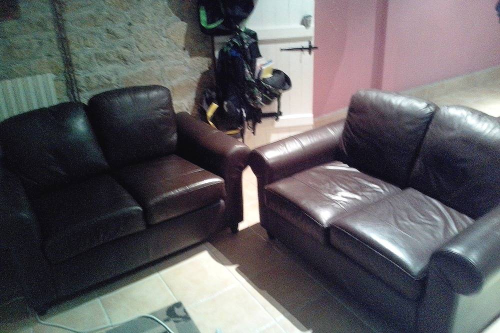 Two Bedroom Townhouse, peut accueillir 4 personnes, une promenade de 5 minutes de Prestations in Rostrenen, Région de Guingamp