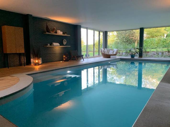 Chambre d’hôte pour 4 personnes, avec Terrasse et Jardin ainsi que Piscine et Vue dans Gozée