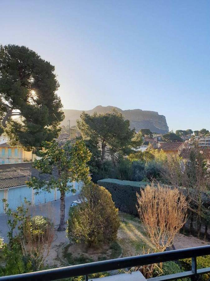 Gîte pour 4 personnes, avec terrasse et vue dans Casino De Cassis - 2