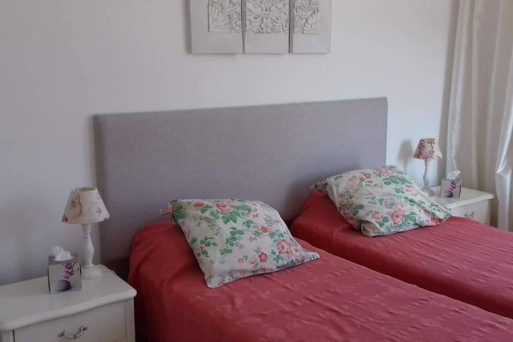 Apartment / Villa sea view, secure domain with swimming pool & tennis court near Cannes in Mandelieu-la-Napoule, Massif de l'Esterel