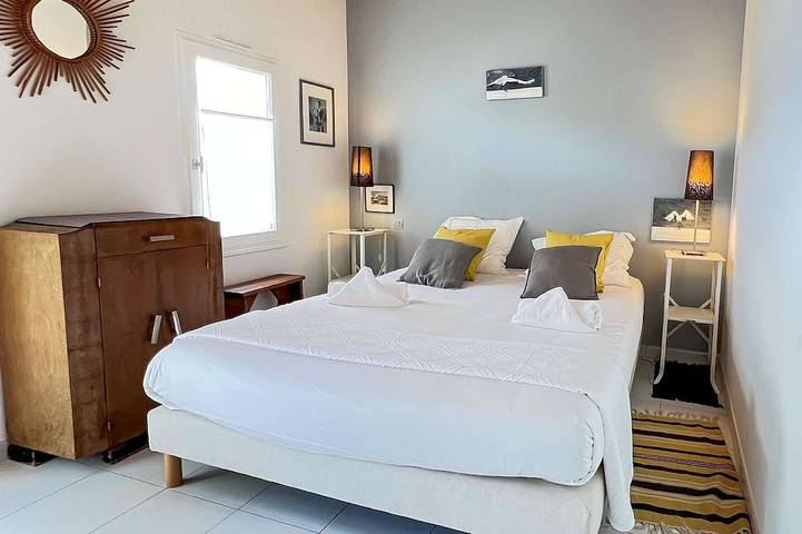 Location de vacances pour 10 personnes, avec jardin dans Plage des Gollandieres (Le Bois-Plage-en-Re) - 4