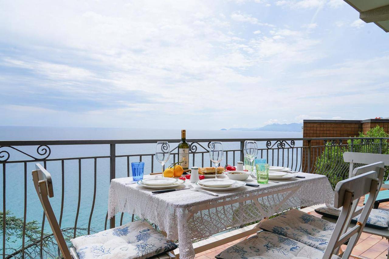 Ganze Wohnung, Villa Infinito Blu in Borgio Verezzi, Riviera di Ponente