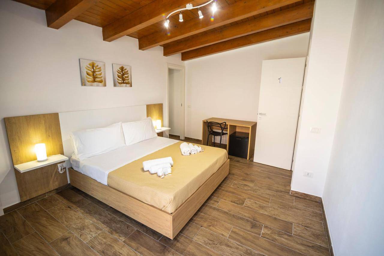 Deluxe Double Room with Extra Bed in Villagrazia di Carini, Carini