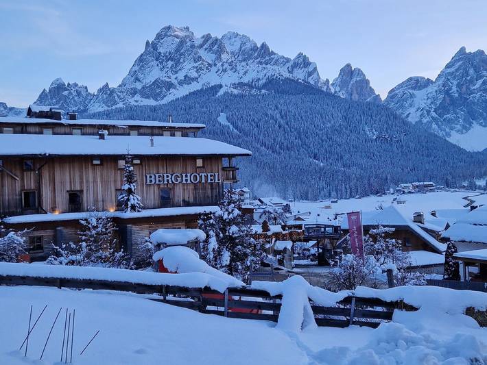 Hotel für 4 Personen, mit Garten und Sauna sowie Whirlpool und Balkon in Sexten