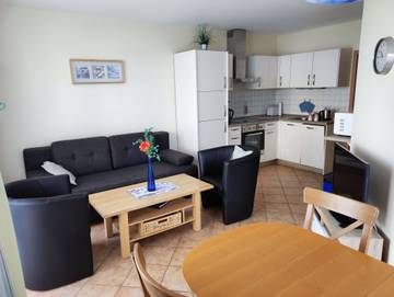 Ferienwohnung für 5 Personen, mit Terrasse und Garten in Kölpinsee