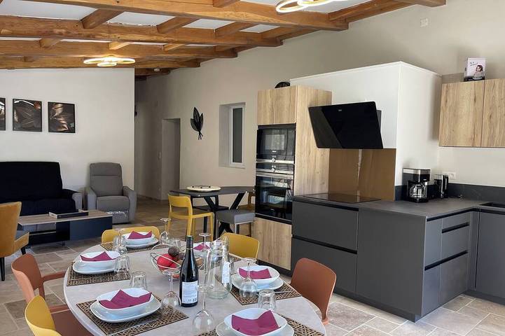 Gîte pour 7 personnes, avec piscine et jardin à Saumane - 2