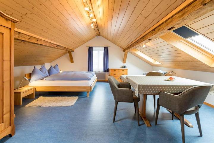 Hôtel pour 2 personnes, avec vue sur le lac ainsi que vue et terrasse, animaux acceptés à Brienz - 2