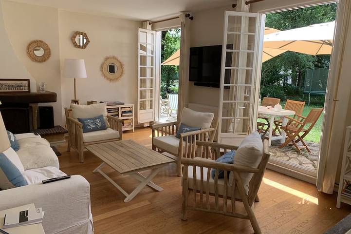 Location de vacances pour 14 personnes, avec Terrasse et Jardin à Breuillet