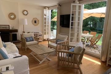 Location de vacances pour 14 personnes, avec jardin et terrasse à Breuillet