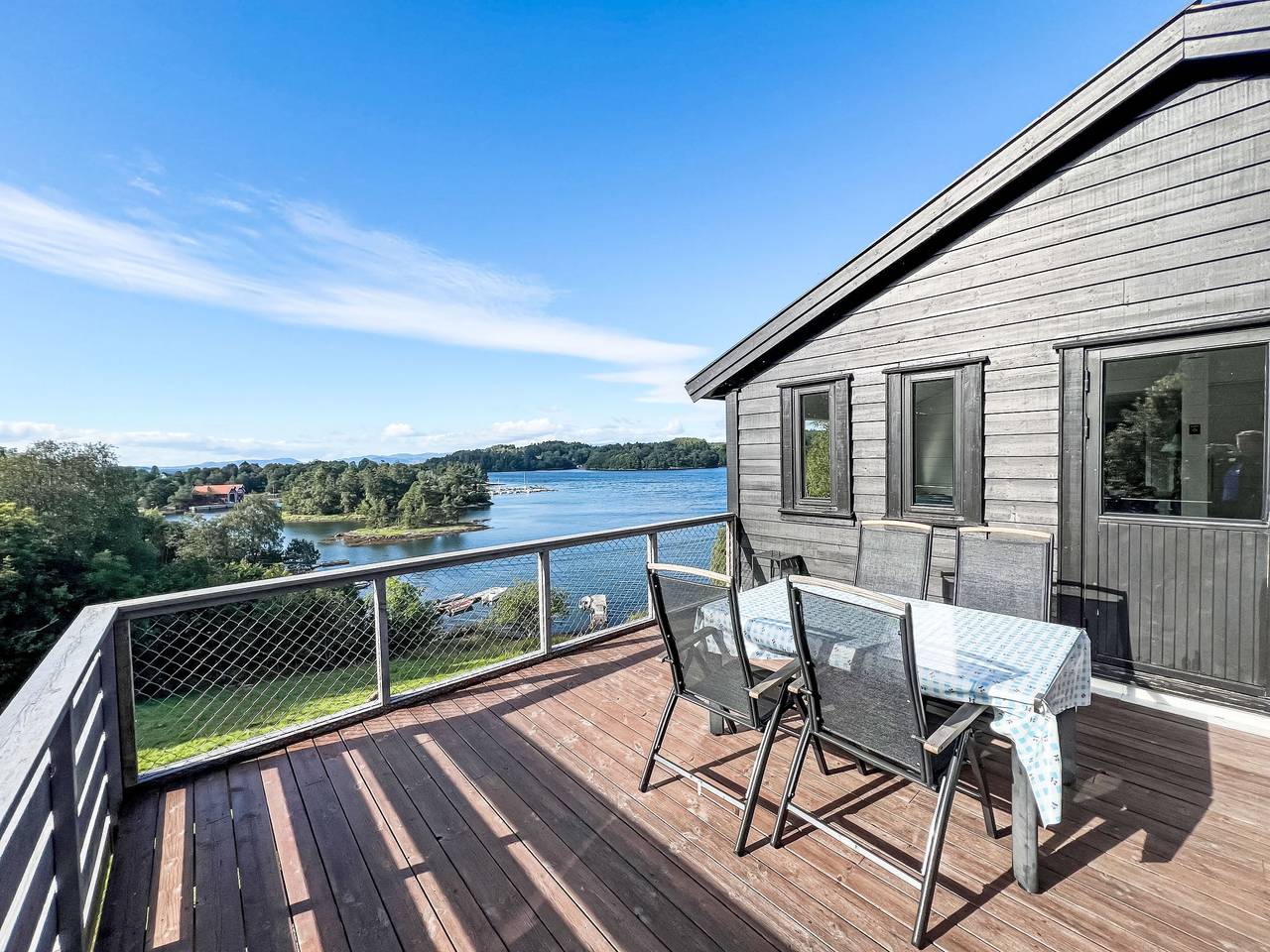 Lauvlid Cottage in Tysnes