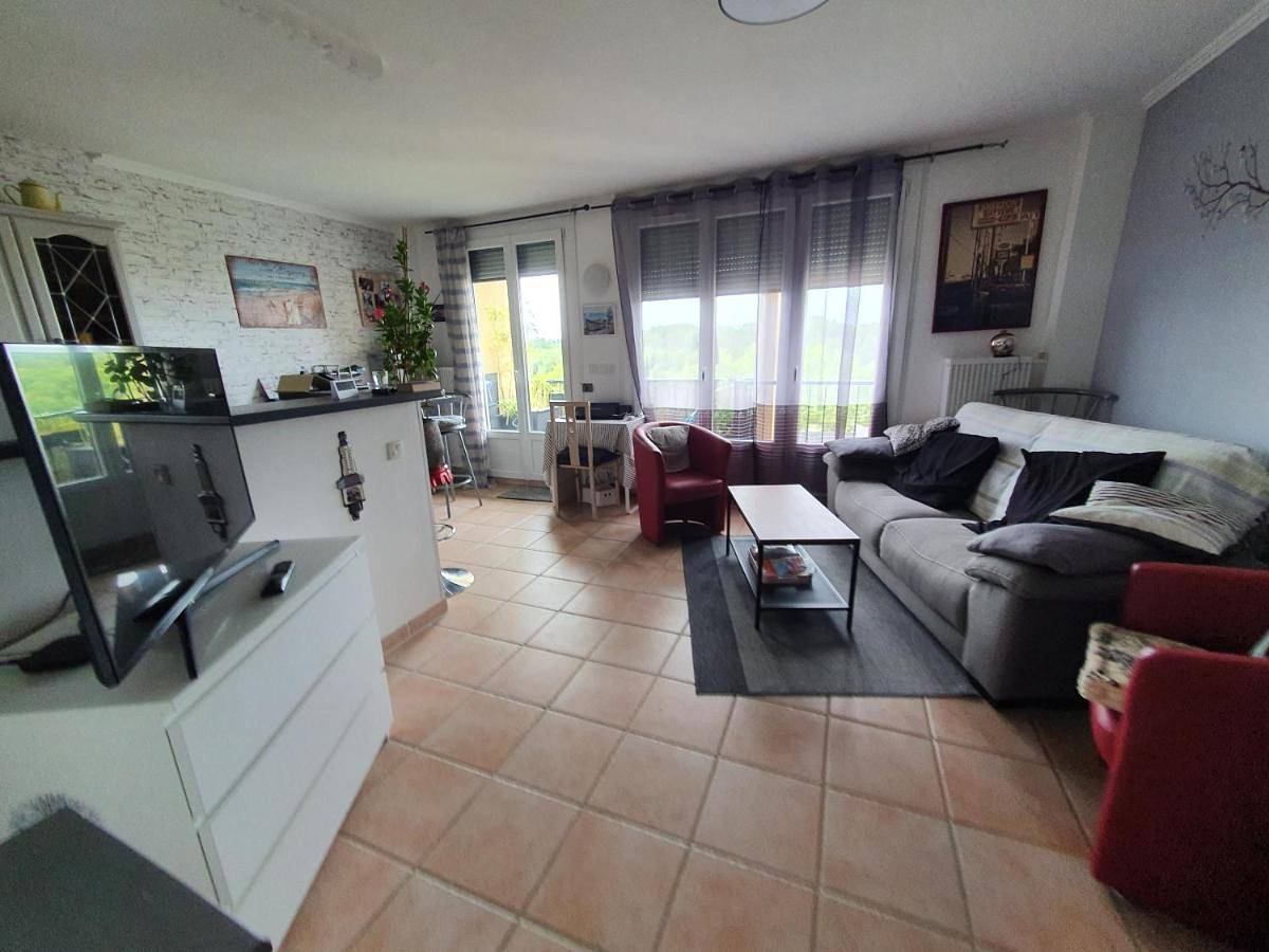 Appartement entier, Two-Bedroom Apartment in Joué-lès-Tours, Région de Tours