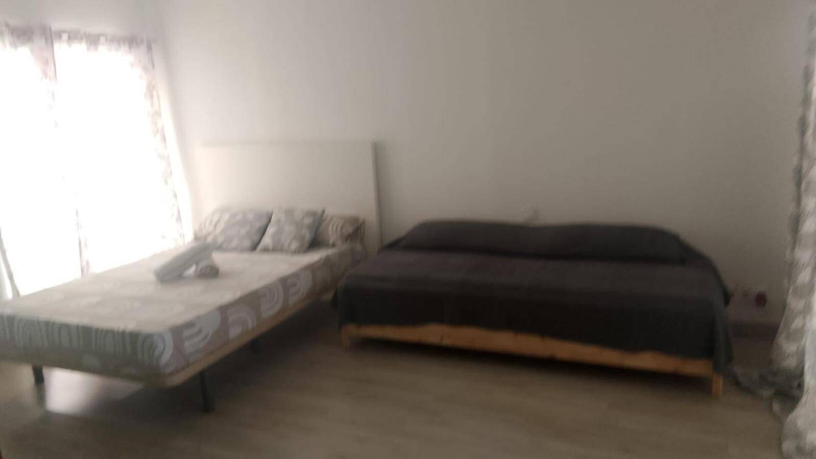 Estudio entero, Estudio 'Las Florecillas' con Terraza Privada, Wi-Fi y Aire Acondicionado in Málaga Centro, Málaga