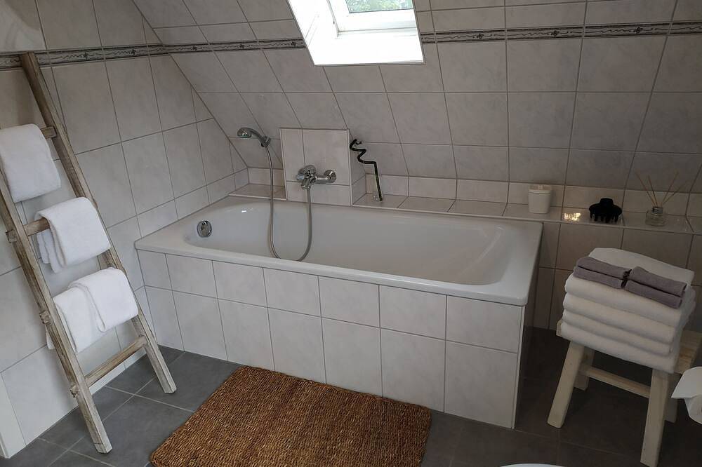 Ganze Wohnung, Das Waldhaus am Rehrhof befindet sich der traumhaften Heidelandschaft in Rehlingen, Lüneburger Heide