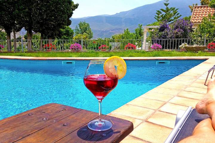 Gîte pour 7 personnes, avec Balcon et Jardin à Calahonda