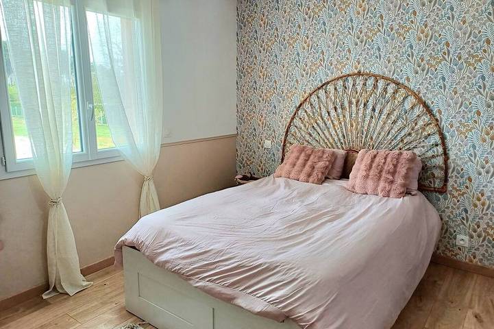 Location de vacances pour 8 personnes, avec jardin ainsi que terrasse et jacuzzi à Cérans-Foulletourte - 4