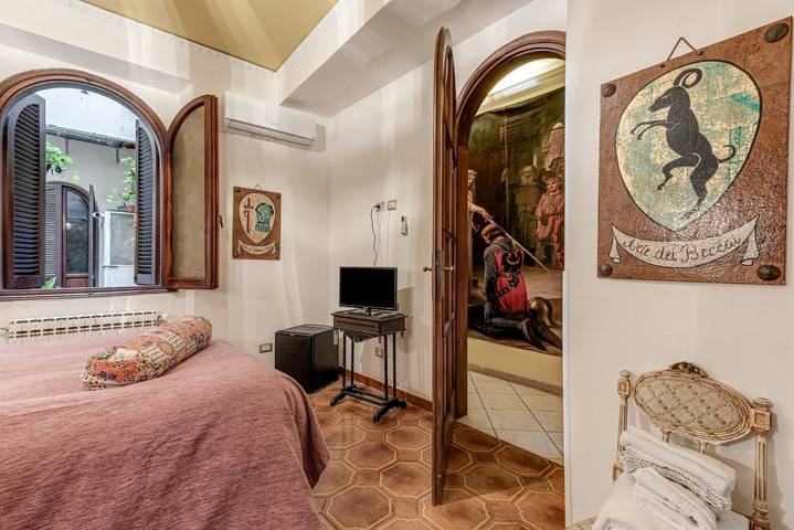 Appartamento intero, Camera 'Matroniale 3' con Wi-Fi e aria condizionata in Firenze Centro storico, Firenze