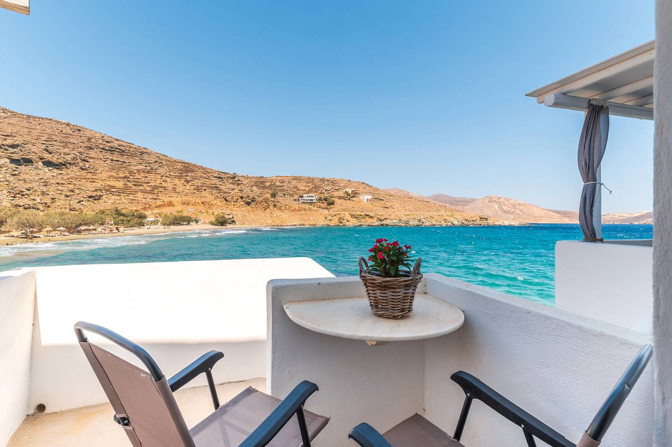 Landhuis 'Tinos By The Sea' met zeezicht, privéterras en airconditioning in Rocharis, Tinos